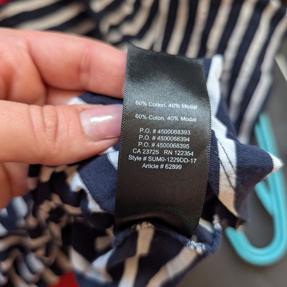 Group Babaton Navy White Striped Short Sleeve Tee Scoop Neck Round Hem Pocket - Picture 4 of 5